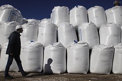 Во Франции посетовали на зависимость от 1-го вида поставок из РФ