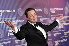 Маск усомнился в защите Вашингтоном демократии на Украине