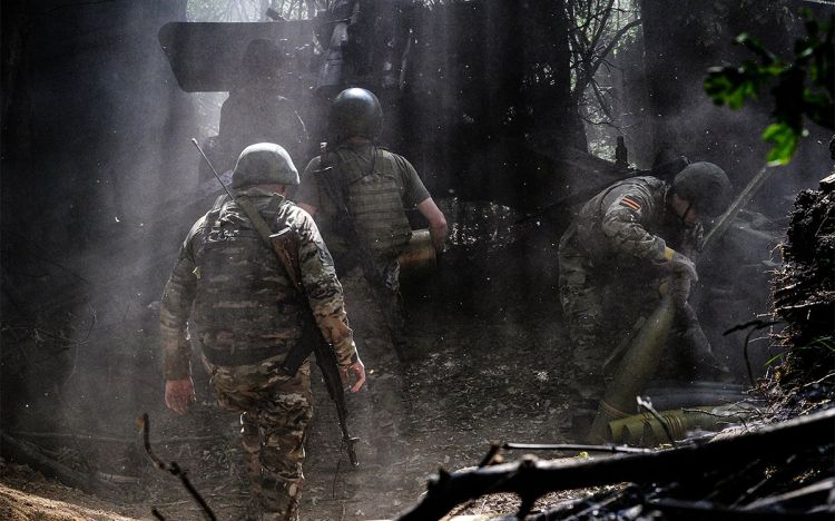 Сообщника разведчиков, убивших девушку в ЛНР, повесили в камере. Он помог найти место в лесу, где ее закопали