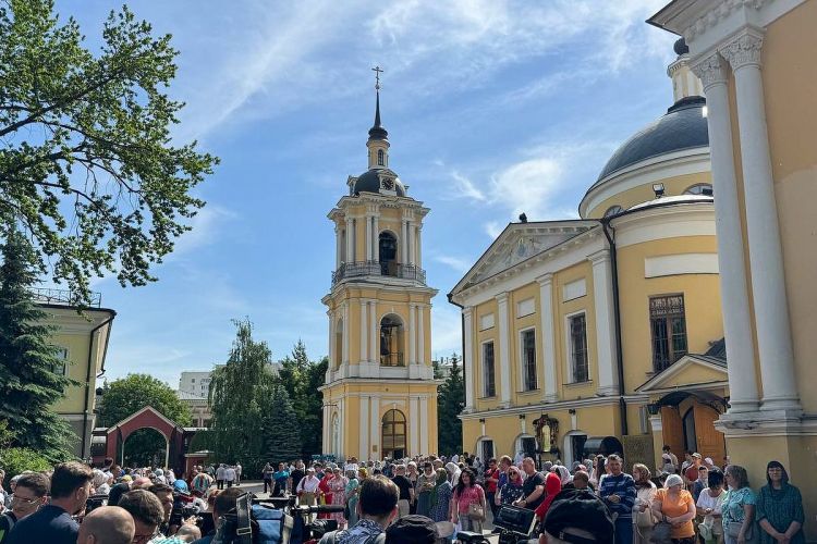 Анастасия Заворотнюк