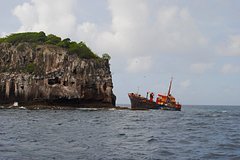 Обезумевший мужчина изнасиловал и придушил подростка на борту тонущего корабля