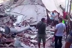 Появились данные о пострадавших при обрушении дома в Стамбуле