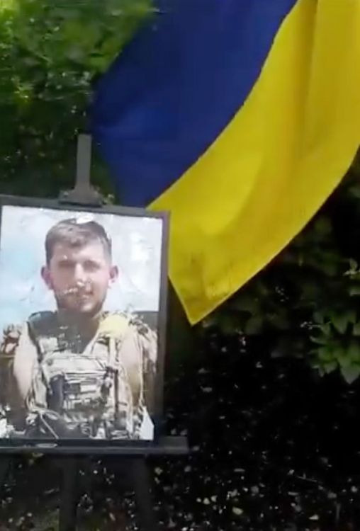 В Киева разгромили могилы бойцов ВСУ