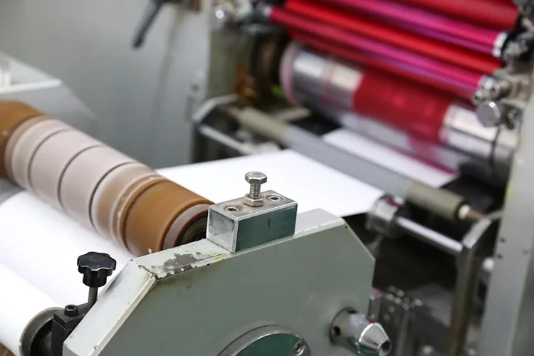 Offset printing macine, printing services, bruchure printing image. free for use