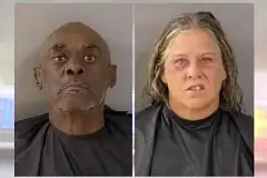 70-летний мужчина и 44-летняя женщина занялись сексом перед прохожими