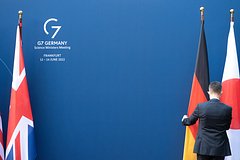 Антонов указал на раскол среди стран G7