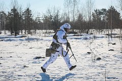 Боец ВСУ выходил взявшего его в плен российского солдата