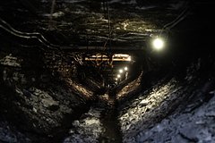 Больше десятка горняков оказались под завалами после обрушения российской шахты