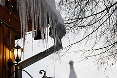 Глыба льда рассекла голову россиянке