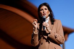 Кандидат в президенты США предостерегла от возможного конфликта с Россией