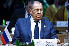 Лавров ответил Западу о Навальном и указал на «бревно в глазу» с Ассанжем
