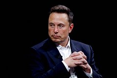 Маск заявил о «безумном расистском» программировании в Google