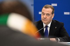 Медведев назвал Зеленского кровавым клоуном