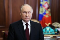 Медведев поздравил Путина с победой на выборах