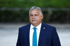Медведев заявил об исчезновении в Европе лидеров со своей позицией