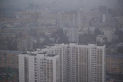 Москвич усыпал двор бутылками из-под вина и разгневал соседей