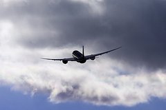 Пассажир провел семичасовой полет в сломанном кресле с торчащим у головы болтом