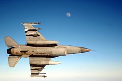 Пентагон заявил о планах передать истребители F-16 Украине в 2024 году