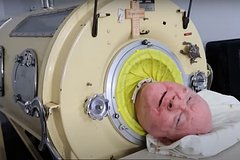 Пол Александер — американец, проживший 72 года в барокамере