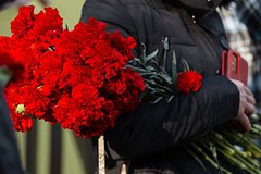 Полицейские вручили участнице акции портрет Берии