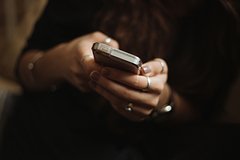 Психолог назвала условия успеха романтических отношений онлайн