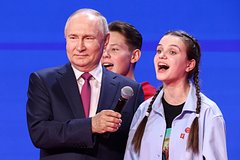 Путин предложил продлить программу маткапитала