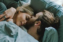 Россиянам подсказали доступные способы вернуть интерес к сексу после зимы