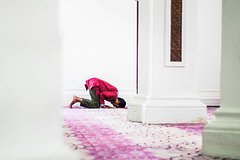У российского фермера украли крупную сумму денег в мечети