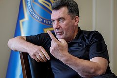 Украинский чиновник оскорбил спецпредставителя Китая. Почему глава СНБО Данилов перешел на нецензурную брань?