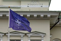 В НАТО призвали готовиться к напряженным отношениям с Россией