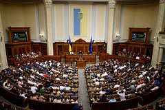 В Раде начали снимать законопроекты с повестки дня из-за нехватки голосов