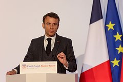 Во Франции потребовали остановить «безумного» Макрона