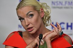 Волочкова рассказала о сломавших ей дверь на спектакле поклонниках