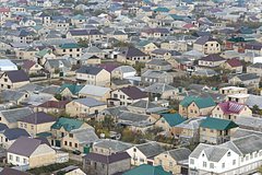 Замуровавшего жилье женщины внутри ТЦ российского депутата исключили из партии